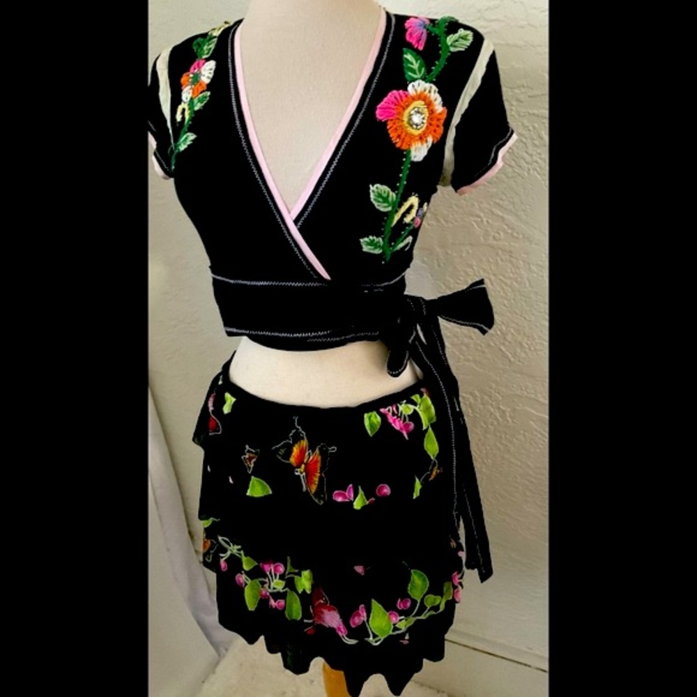 Vintage Runway 101 Embroidered Wrap top